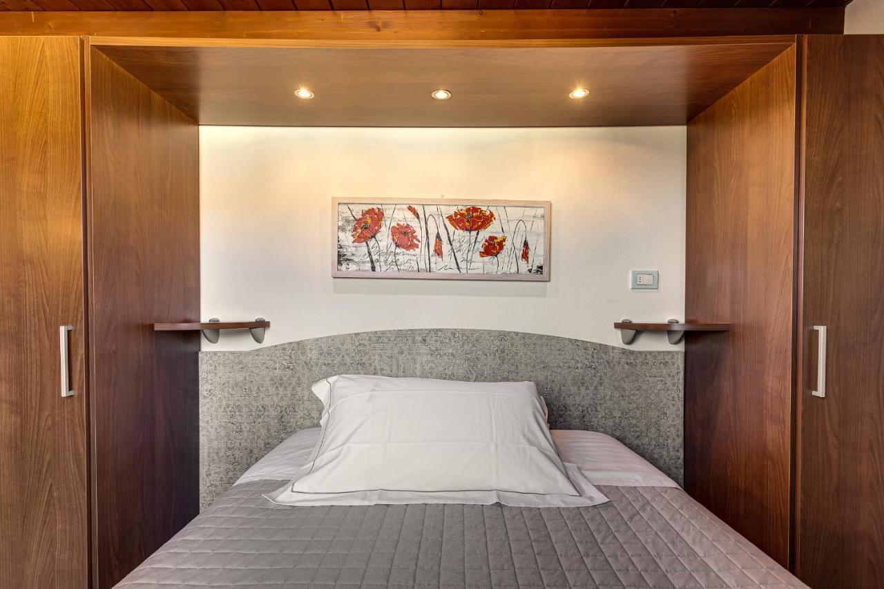 צ'סנטיקו Hotel Dolcevita מראה חיצוני תמונה