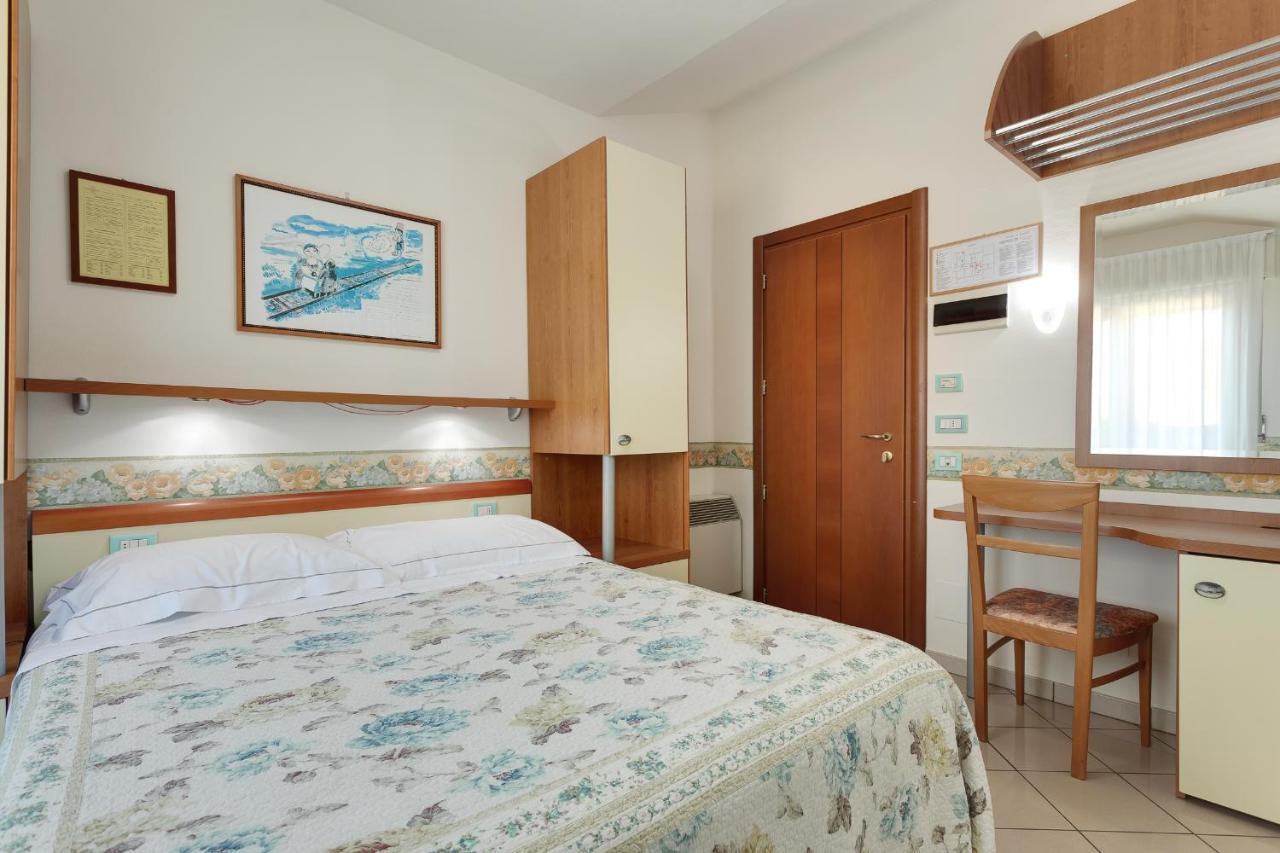 צ'סנטיקו Hotel Dolcevita מראה חיצוני תמונה