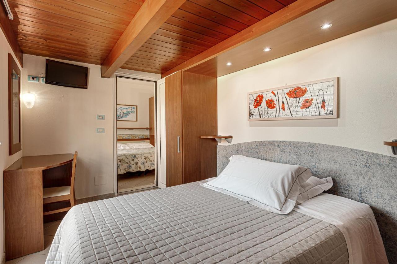צ'סנטיקו Hotel Dolcevita מראה חיצוני תמונה