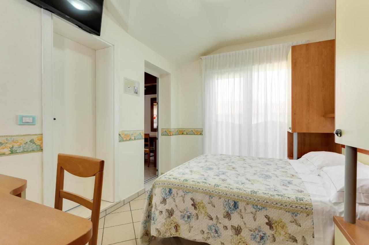 צ'סנטיקו Hotel Dolcevita מראה חיצוני תמונה