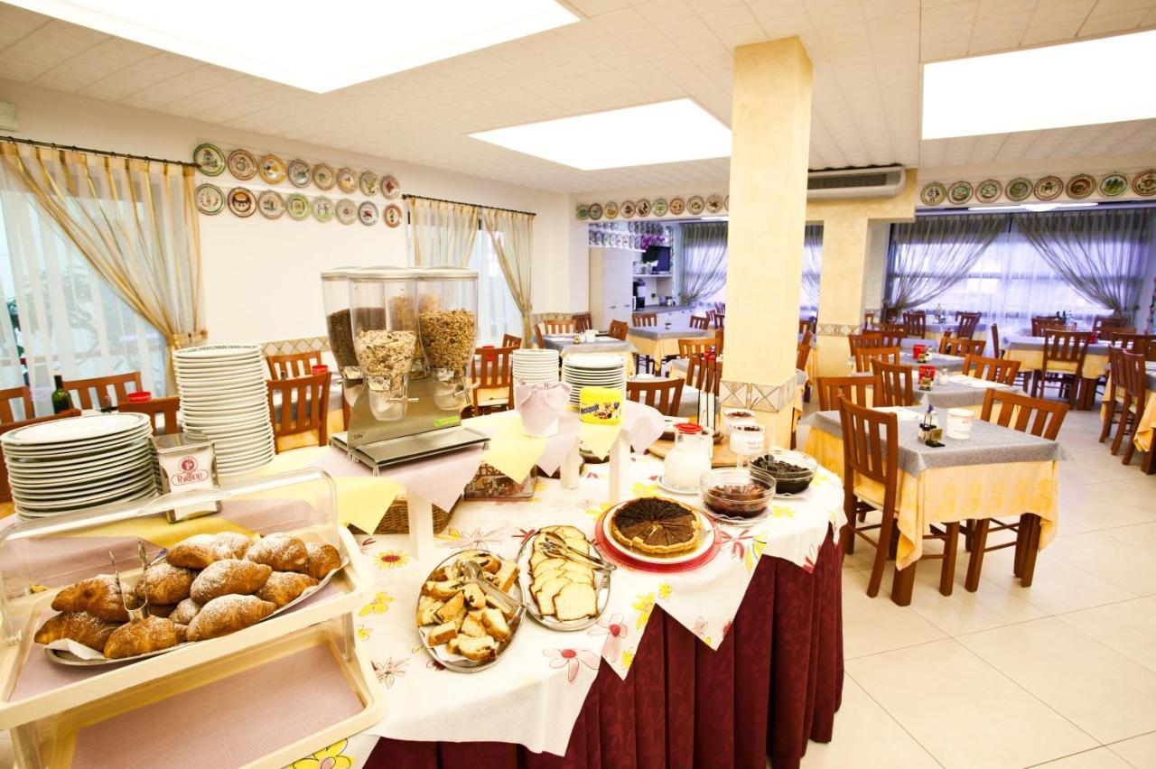 צ'סנטיקו Hotel Dolcevita מראה חיצוני תמונה
