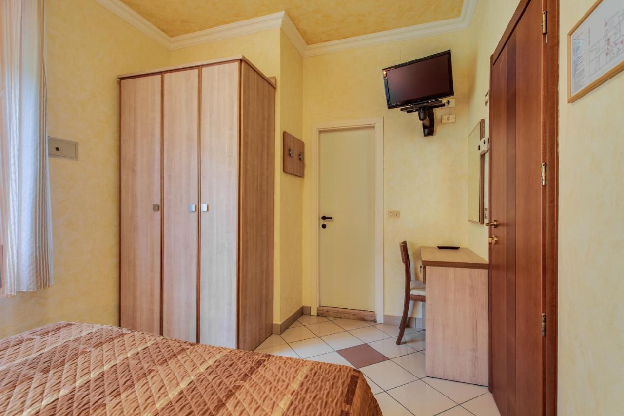 צ'סנטיקו Hotel Dolcevita מראה חיצוני תמונה