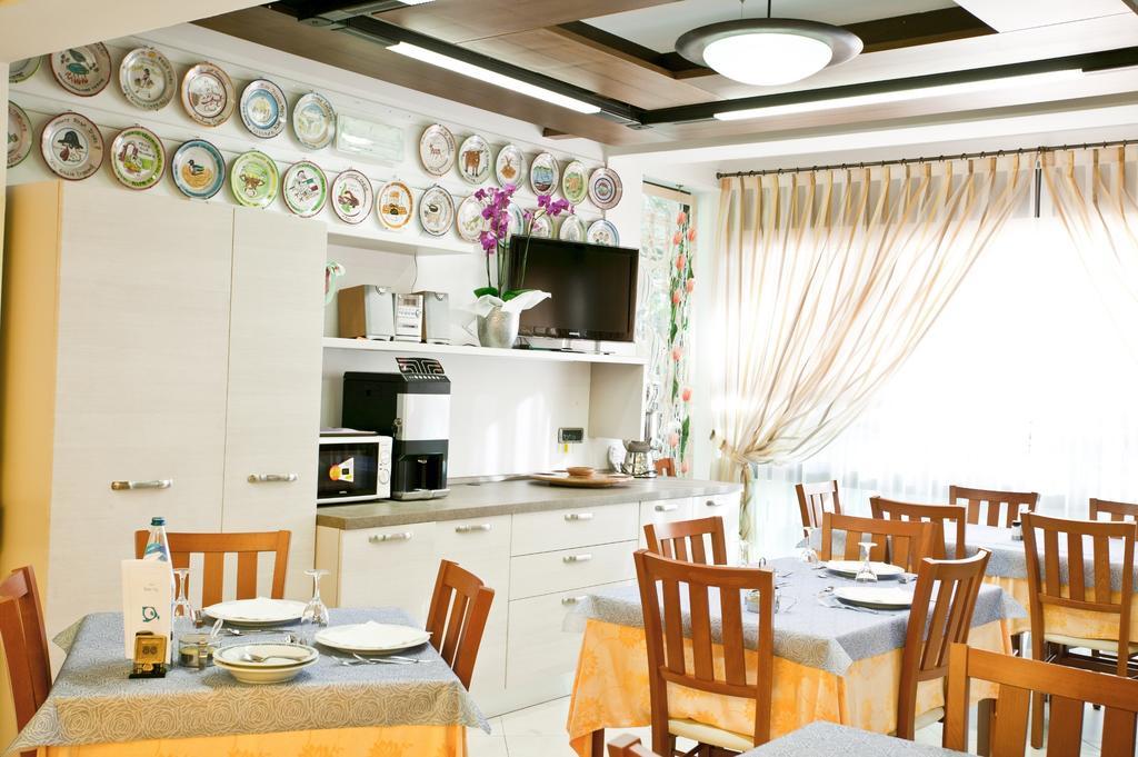צ'סנטיקו Hotel Dolcevita מראה חיצוני תמונה