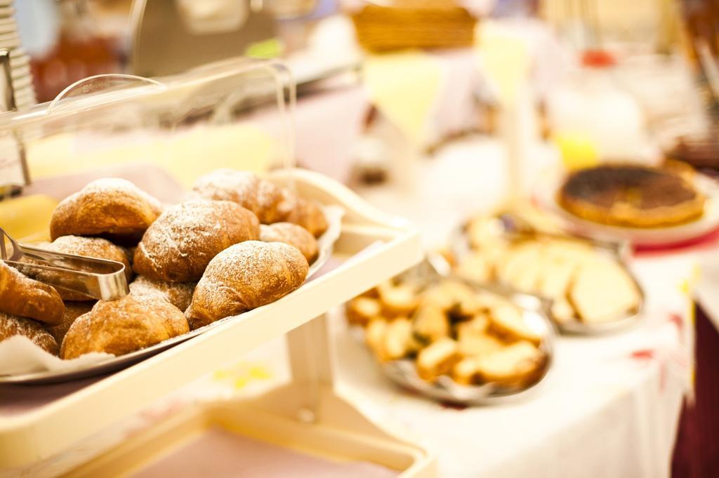צ'סנטיקו Hotel Dolcevita מראה חיצוני תמונה