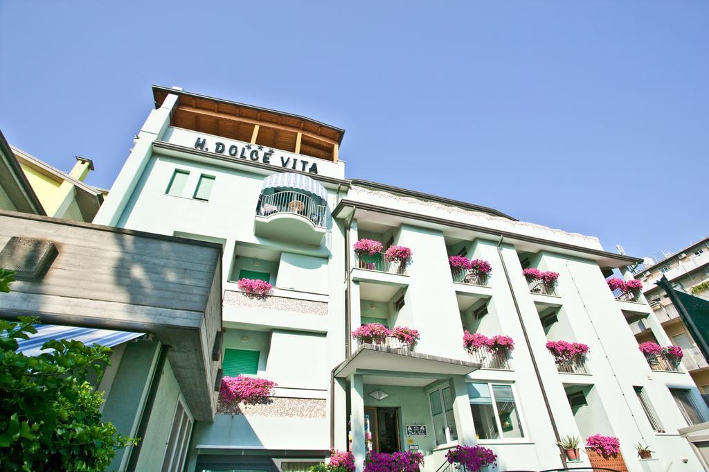 צ'סנטיקו Hotel Dolcevita מראה חיצוני תמונה