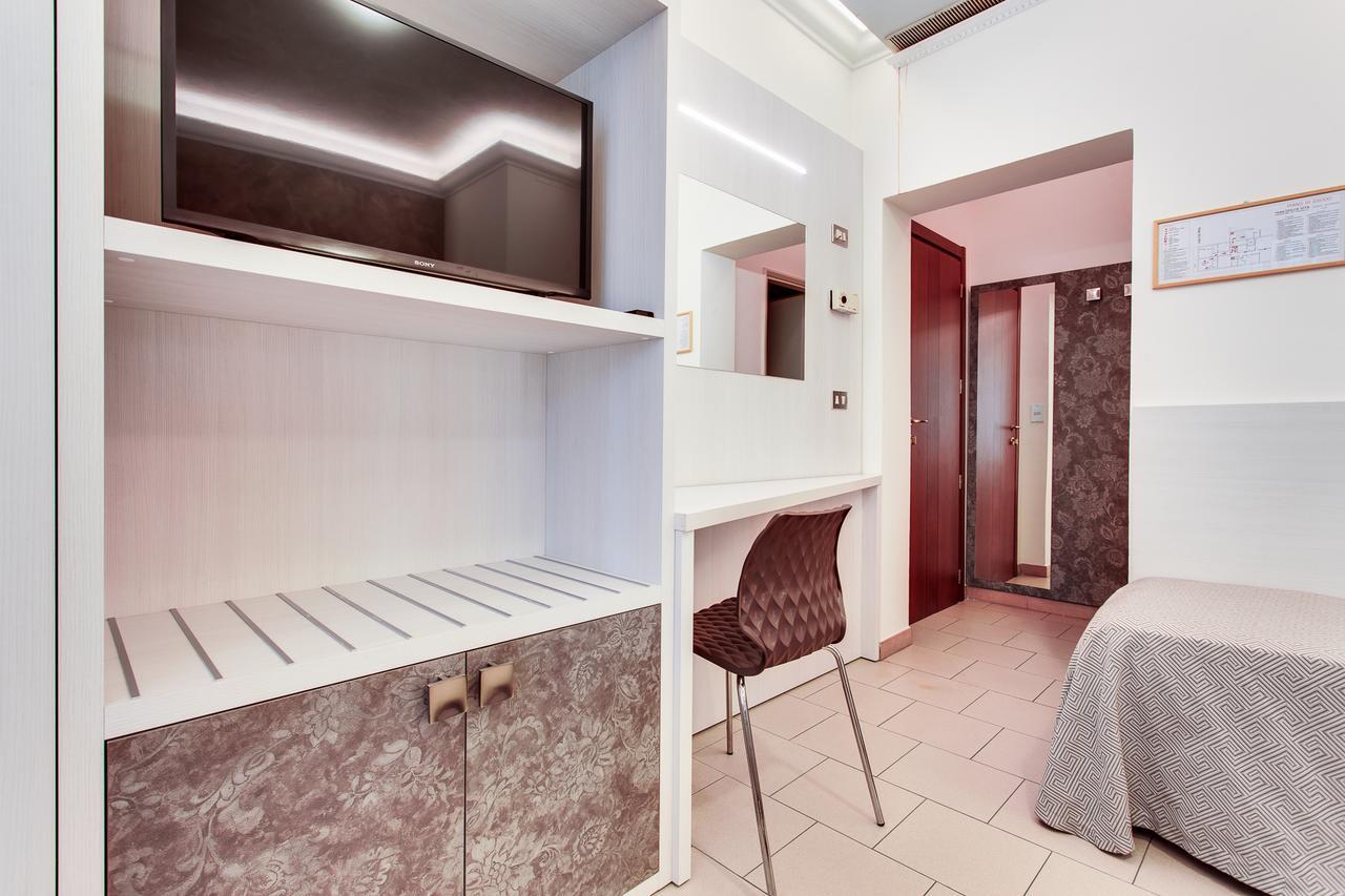 צ'סנטיקו Hotel Dolcevita מראה חיצוני תמונה