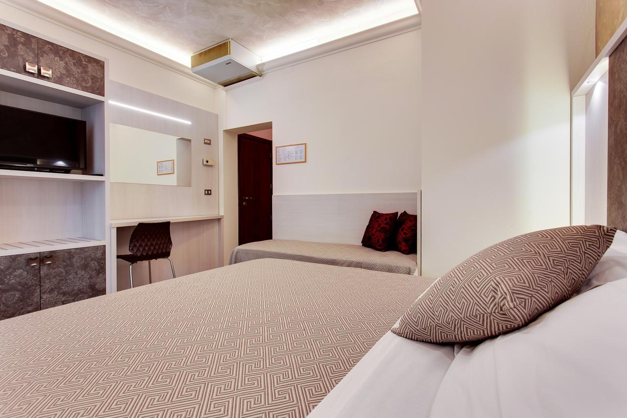 צ'סנטיקו Hotel Dolcevita מראה חיצוני תמונה