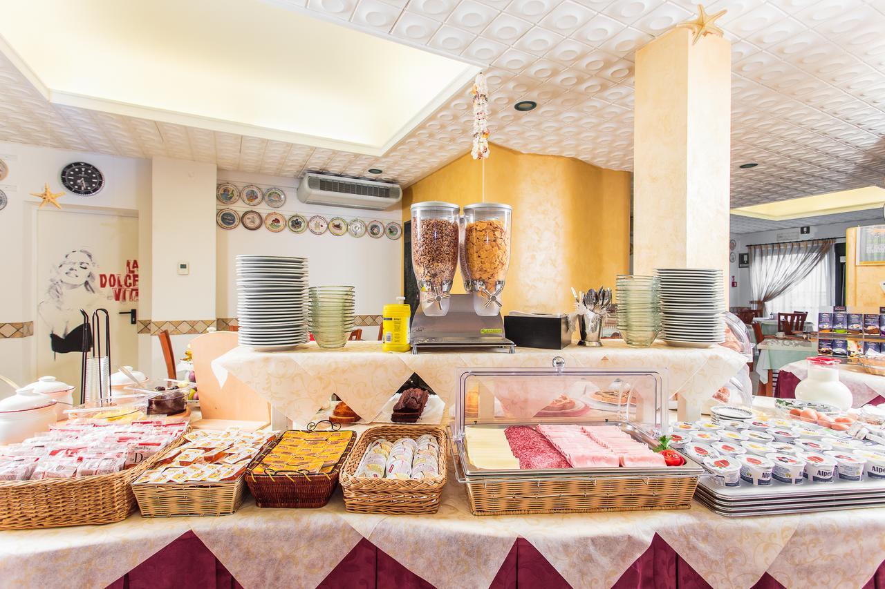 צ'סנטיקו Hotel Dolcevita חדר תמונה